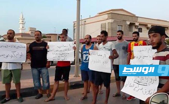 وقفة احتجاجية في زوارة على الإفراج عن آخر رئيس وزراء في نظام القذافي، البغدادي علي المحمودي, 20 يوليو 2019 (بوابة الوسط)