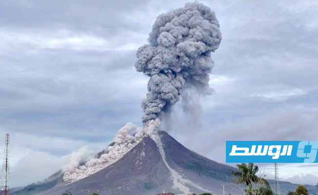 إندونيسيا.. ثوران بركان «سيميرو» وفرار آلاف السكان في مشاهد مرعبة (فيديو)