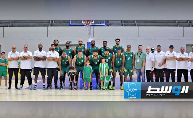 فريق الأهلي طرابلس المتوج بلقب الدوري الليبي لكرة السلة (فيسبوك)