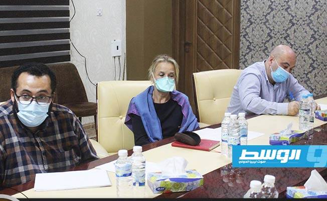 ممثلة منظمة الصحة العالمية في ليبيا خلال اجتماعها مع الناظوري. (المكتب الإعلامي لرئاسة الأركان العامة)
