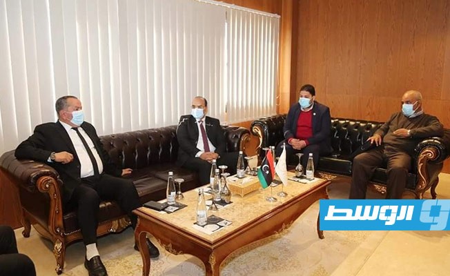 الشلماني يناقش إجراءات استقبال وفد الاتحاد الأفريقي لكرة القدم مع رئيس المجلس التسييري ببنغازي