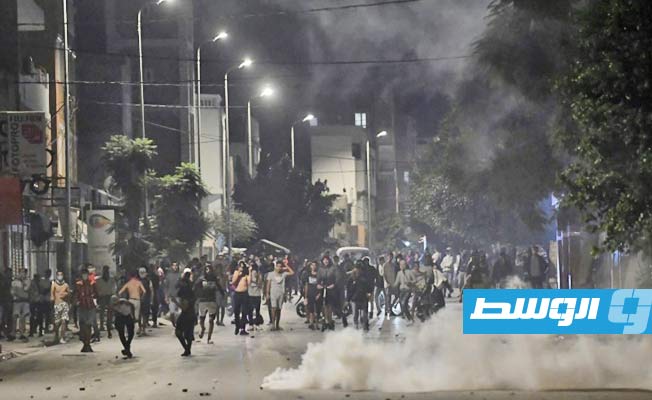 تجدد الصدامات بين قوات الأمن ومحتجين في تونس إثر وفاة شاب