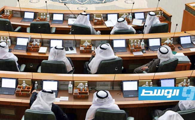 وزراء الحكومة الكويتية يقدمون استقالتهم في أقل من شهر على تشكيلها