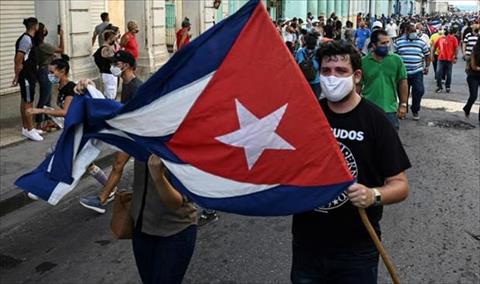 الاتحاد الأوروبي يطالب السلطات الكوبية بالإصغاء إلى المتظاهرين