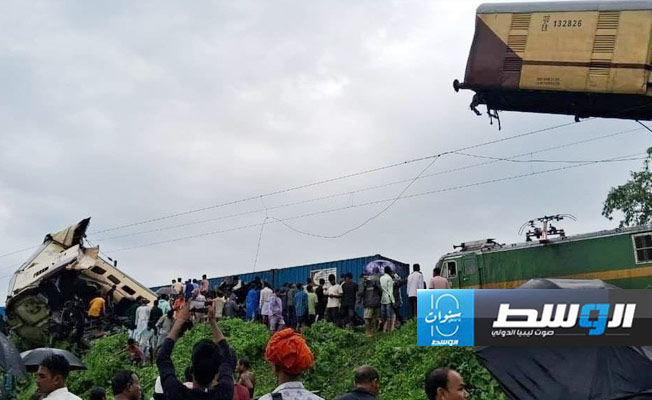 وفاة 5 أشخاص في حادث تصادم قطارين بالهند