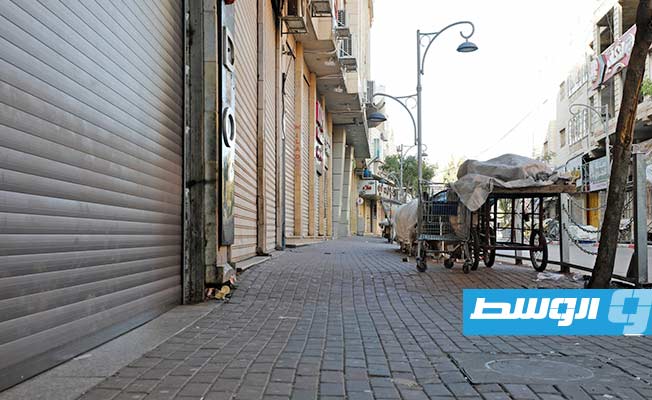 محال مغلقة وشوارع خالية في رام الله تضامنًا مع غزة. (الإنترنت)