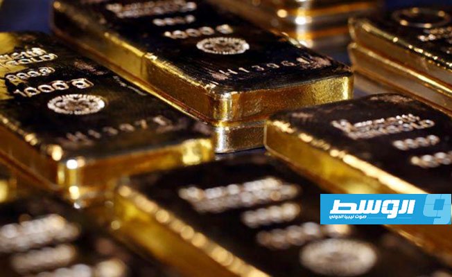 أسعار الذهب تتراجع في المعاملات الفورية