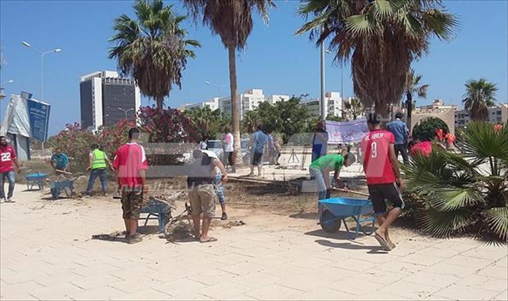 انطلاق حملة «بنغازي ضيك ضاوي» التطوعية لتزيين شارع 23 يوليو