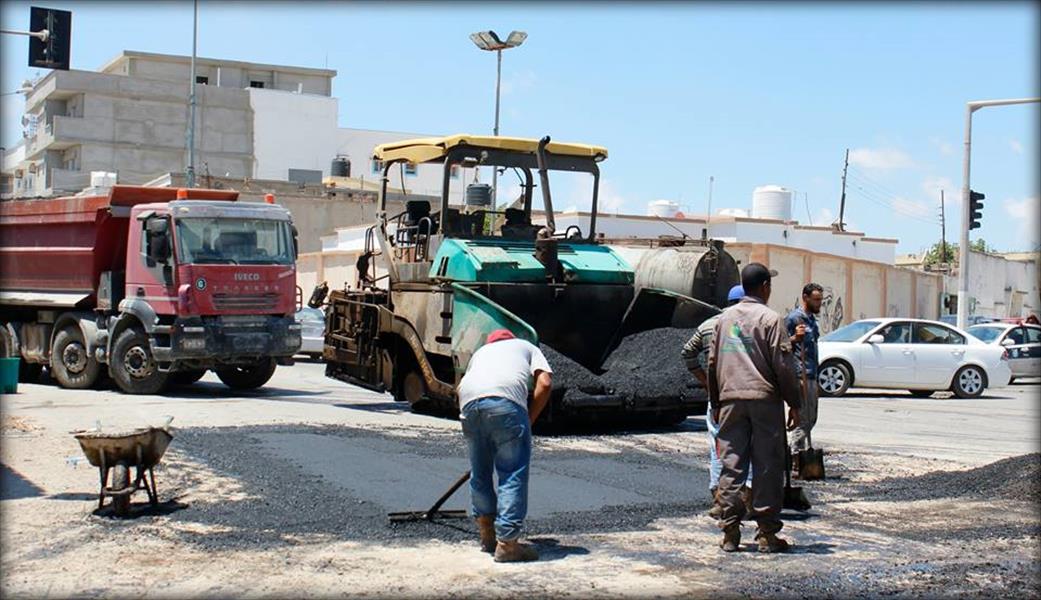 بالصور: أعمال ترميم شارع العروبة ومفترق سوق الحوت بالبيضاء‎