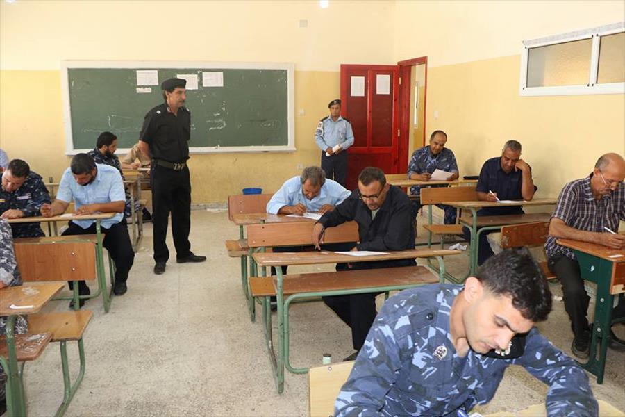 بالصور: بدء امتحانات الترقية لمنتسبي وزارة الداخلية في بلدية شحات‎