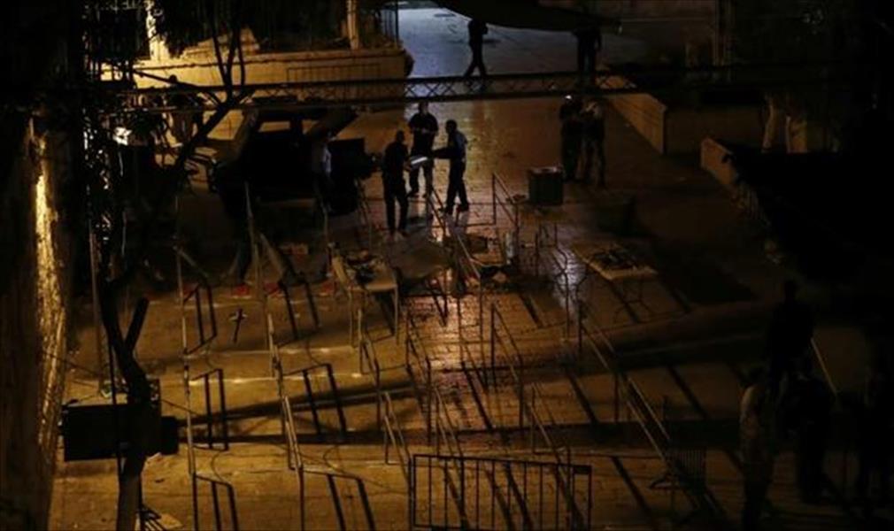 إسرائيل تتراجع وتوقف استخدام أجهزة كشف المعادن عند «الأقصى»