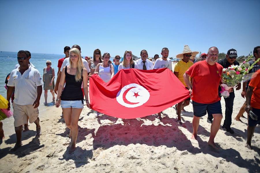بريطانيا تتوقف عن نصح رعاياها بعدم السفر إلى تونس