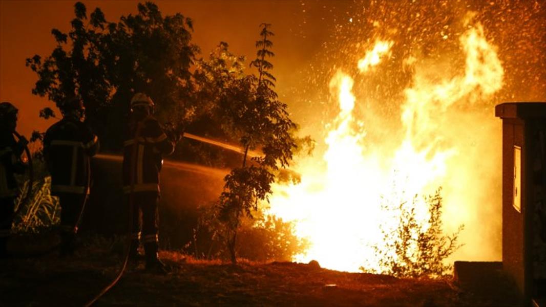 الحرائق تجتاح جنوب فرنسا والسلطات تجلي عشرة آلاف شخص