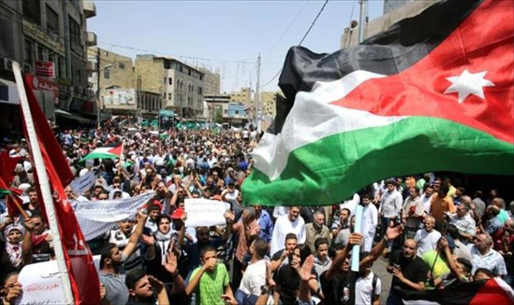 تحت شعار «انتصرنا على إسرائيل».. الفلسطينيون يعودون للصلاة في الأقصى
