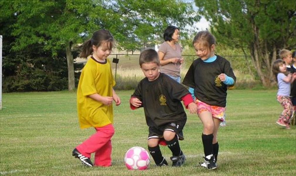 ممارسة الكرة تحسن نمو عظام طفلك