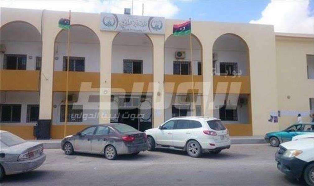 مازق يطالب «مركزي البيضاء» بإعادة فتح المنظومة المصرفية في بلدية طبرق
