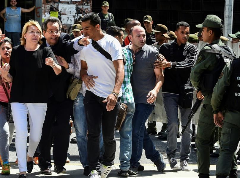 هجوم «انتحاري» على قاعدة عسكرية في فنزويلا