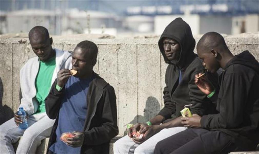عشرات المهاجرين يقتحمون مركزًا حدوديًا بين المغرب وإسبانيا في سبتة