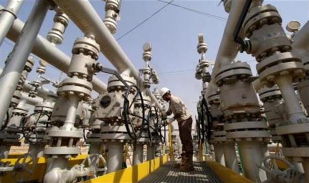 مصدر: أرامكو ستخفض مخصصات النفط الخام لعملائها في أنحاء العالم