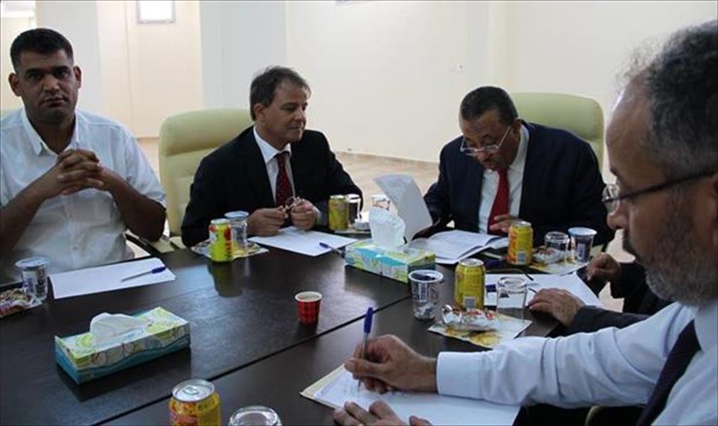 الأوضاع الصحية في بنغازي على طاولة اجتماع الثني مع العوكلي‎