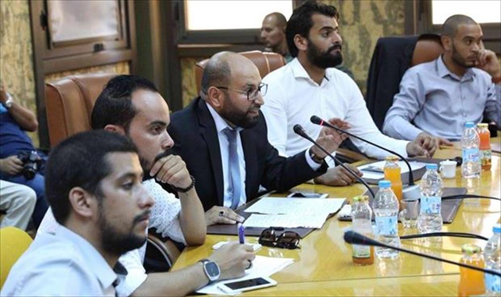 سلامة يلتقي اتحاد الطلبة وأساتذة جامعيين ومثقفين وناشطات في بنغازي