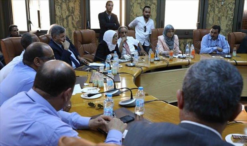 سلامة يلتقي اتحاد الطلبة وأساتذة جامعيين ومثقفين وناشطات في بنغازي