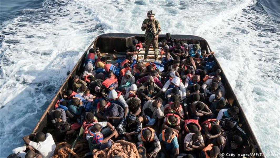 «ذا غارديان»: 50% انخفاضًا في أعداد المهاجرين من ليبيا إلى إيطاليا