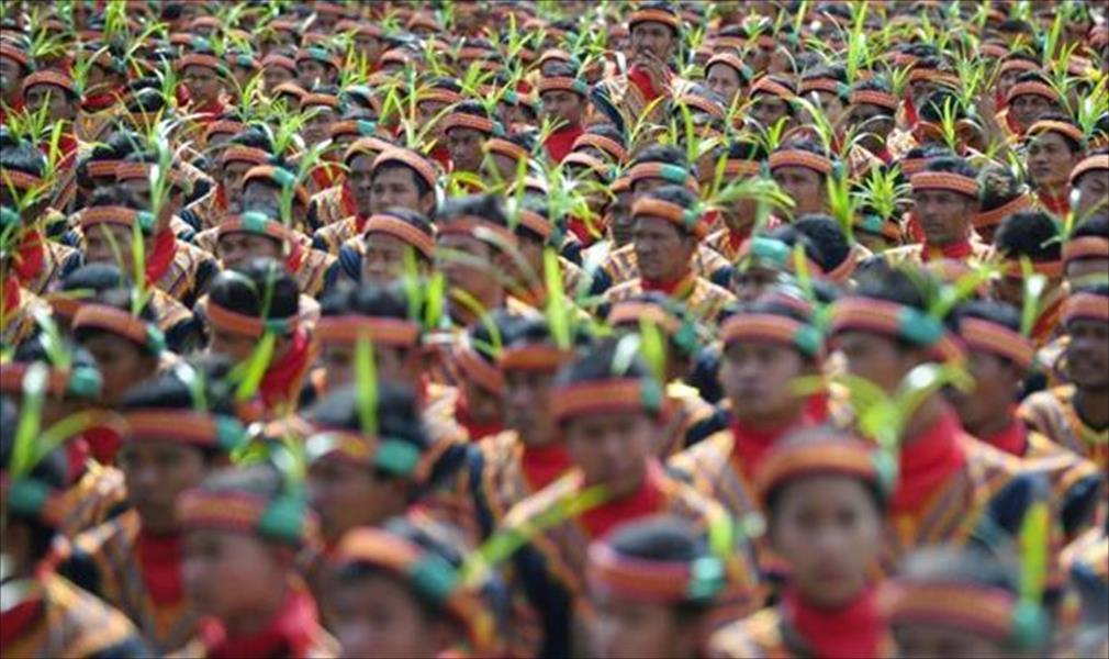عشرة آلاف شخص في إندونيسيا يرقصون من أجل حديقة
