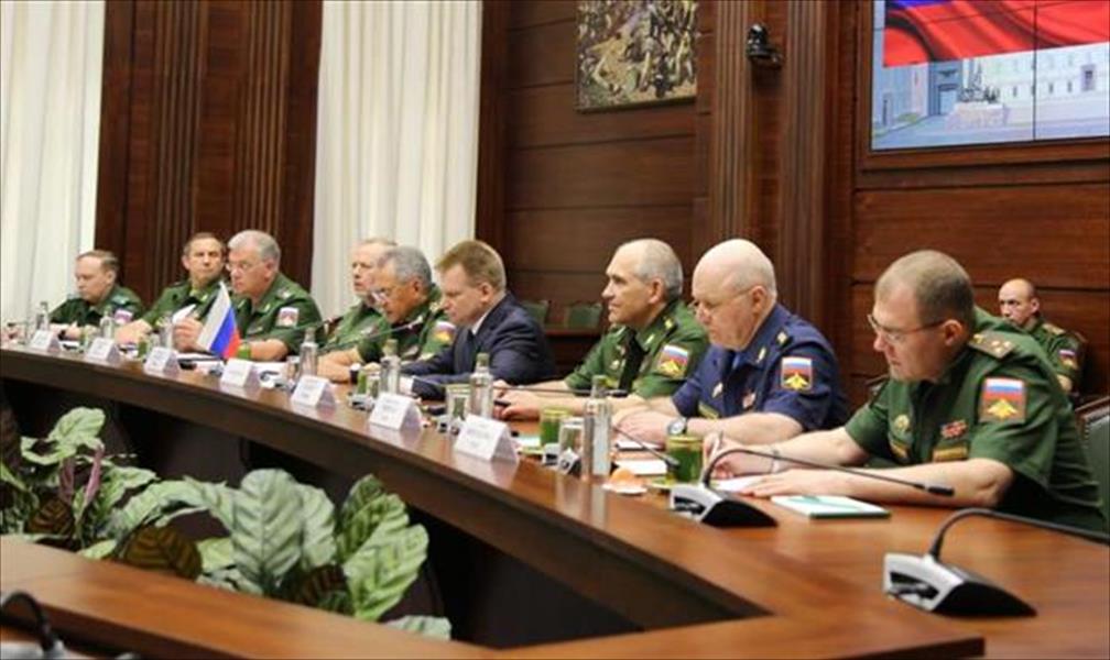 حفتر يبحث مع وزير الدفاع الروسي سبل تطوير العلاقات الثنائية في المجال العسكري