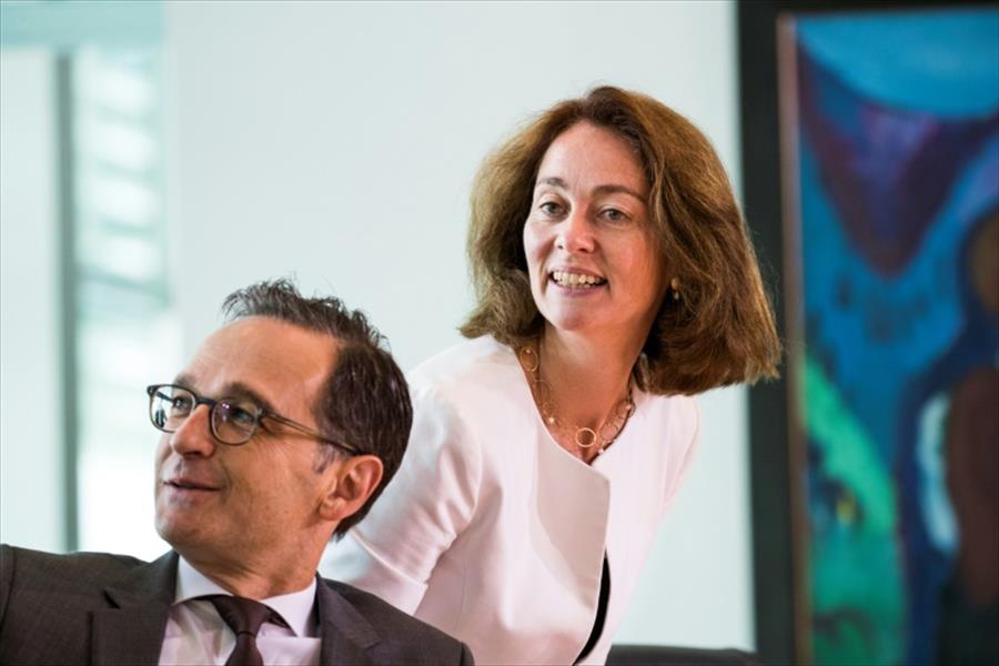 وزيرة العائلة الألمانية تمهل الشركات عاماً لتعيين مزيد من النساء 