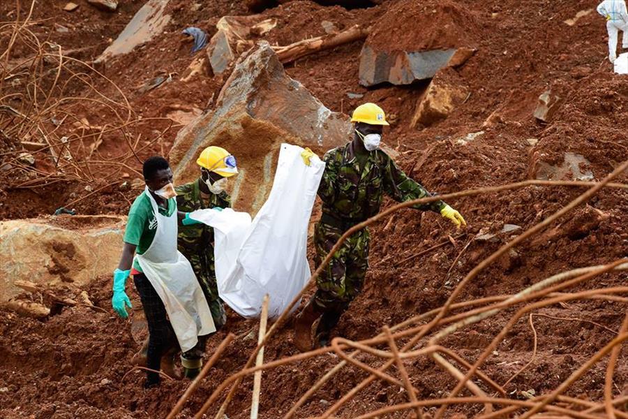بالصور: دفن 441 شخصًا ضحايا الفيضانات في سيراليون