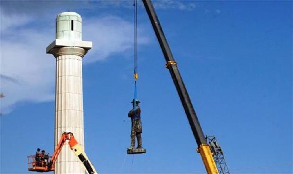 جامعة تكساس تزيل تمثال الجنرال «روبرت آي لي» بسبب تصاعد العنصرية