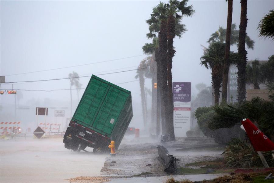 الإعصار هارفي يضرب تكساس.. إجلاء الآلاف وأضرار بمليارات الدولارات