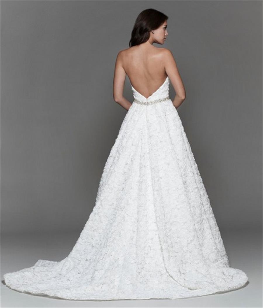 اختاري فستان زفافك من توقيع تارا كيلي