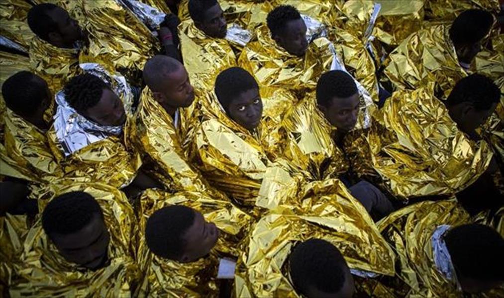 «التايمز»: إيطاليا تدفع 5 ملايين دولار لمهربي البشر في ليبيا