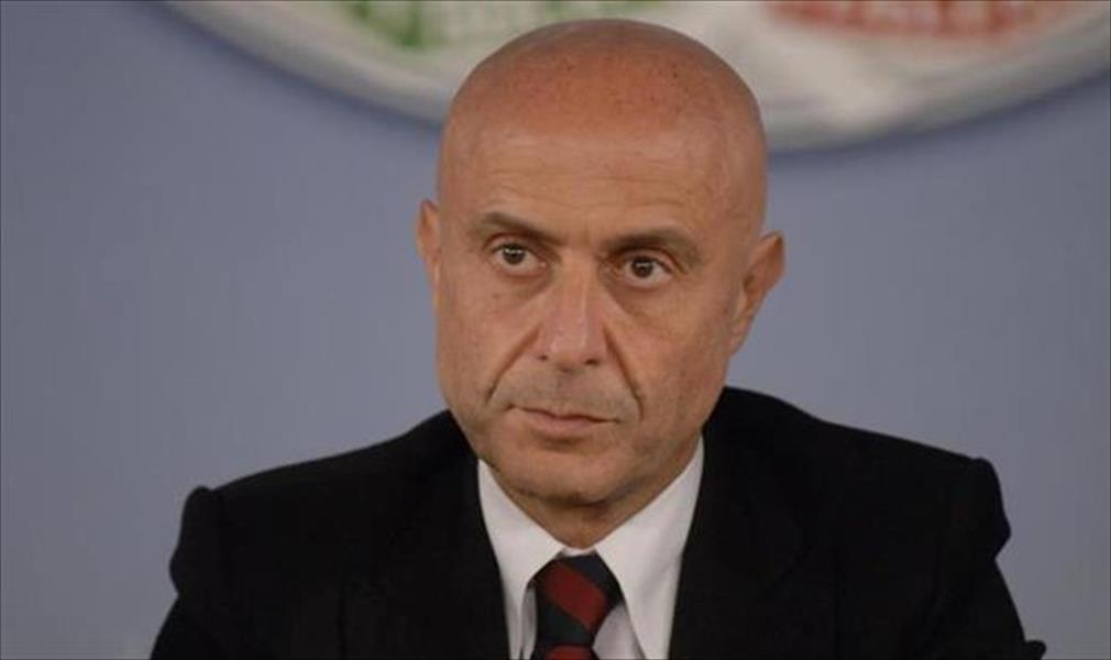 وزير الداخلية الإيطالي يبحث الأزمة الليبية خلال زيارته الجزائر