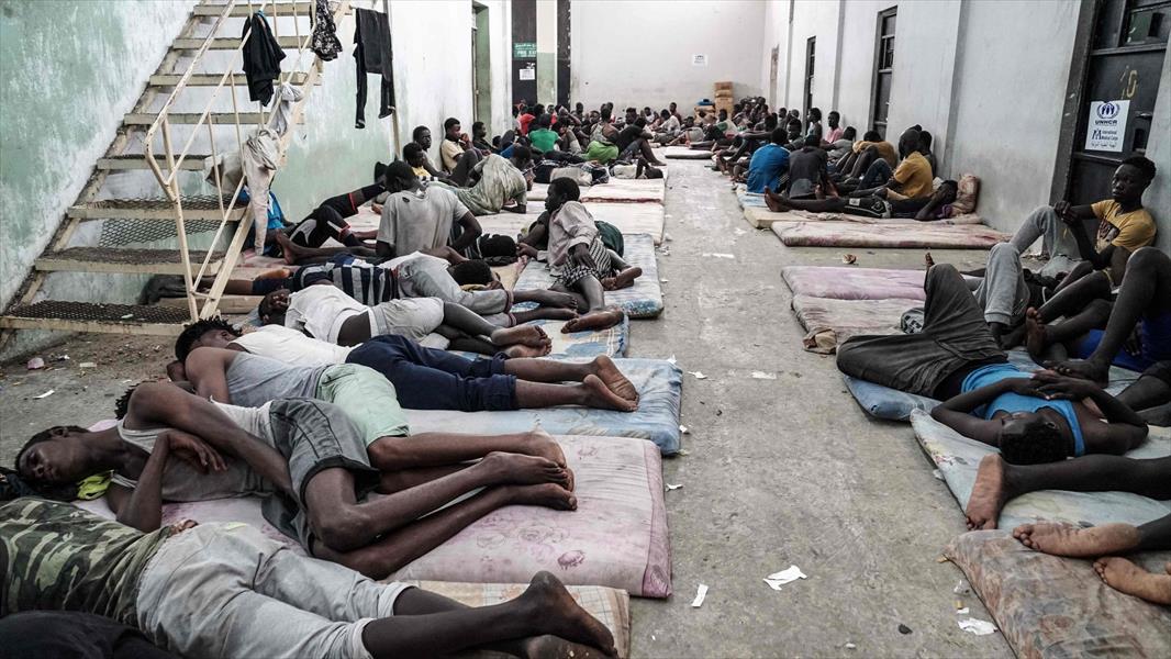 نيويورك تايمز: مهاجرو أفريقيا يواجهون في ليبيا «عدوهم القديم»