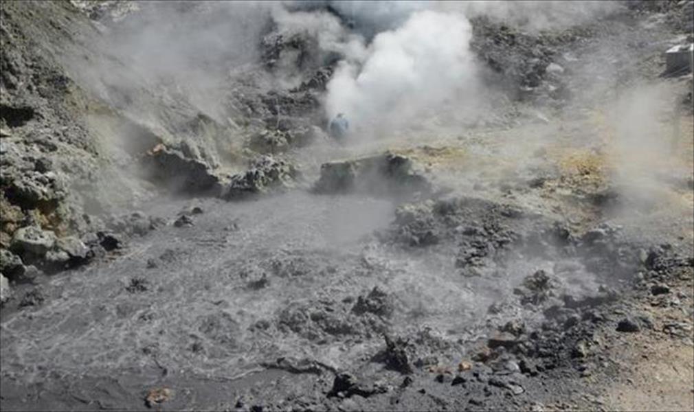مصرع أسرة إيطالية سقطت في فوهة بركانية