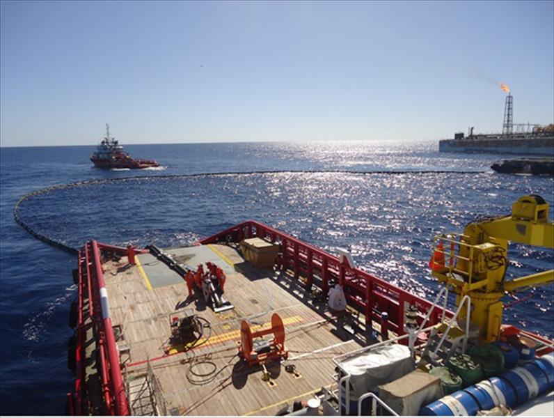شركات وطنية تجري تدريبًا على الانسكاب النفطي في حقل الجرف البحري