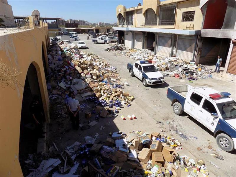 إتلاف المواد الغذائية بسوق العرب في بنغازي