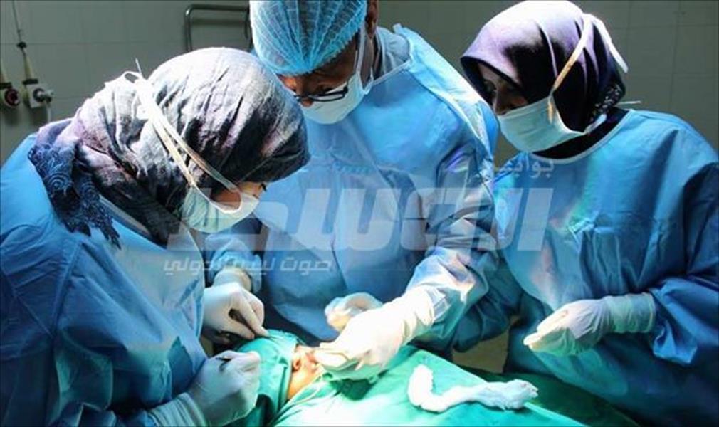 اختتام البرنامج التطوعي الأول لجراحة الحروق والتجميل بمستشفى الجلاء في بنغازي