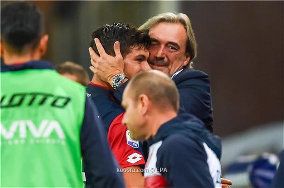 بالصور: لاعب إيطالي يسجل هدفين ووالده على دكة البدلاء يبكي
