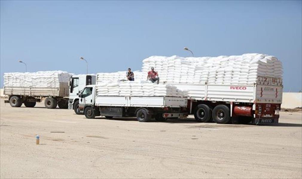 «السلع التموينية»: توزيع 21 ألف كيس دقيق على 260 مخبزًا في بنغازي