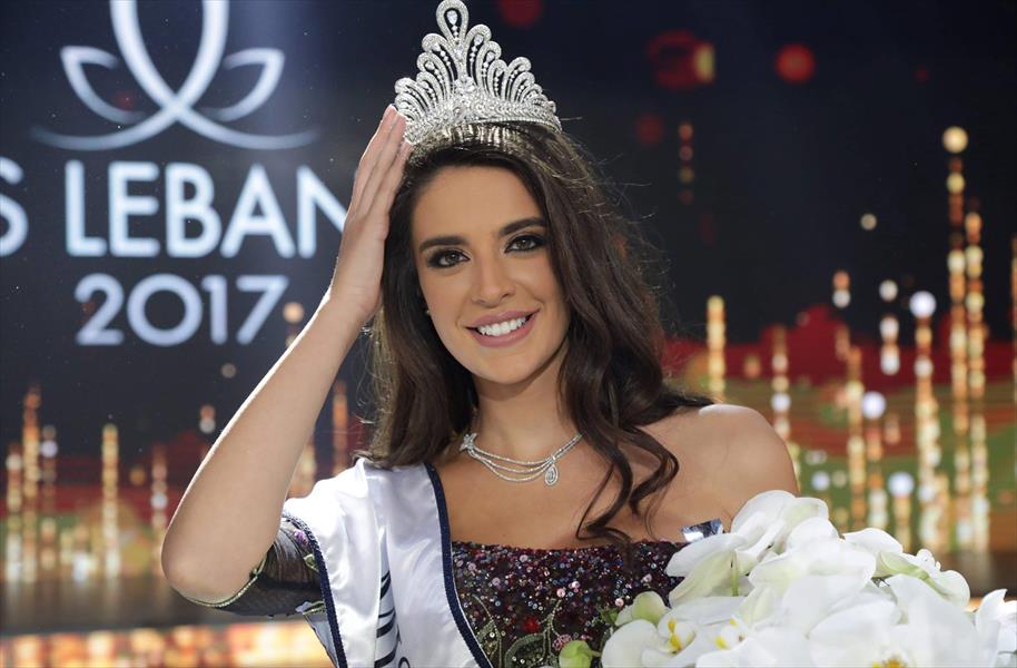 صور وفيديو: تتويج بيرلا الحلو بلقب ملكة جمال لبنان