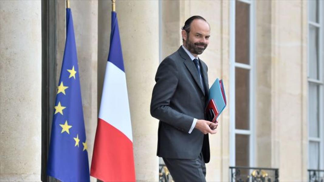فرنسا تعرض «موازنة تحولية» تتضمن خفضًا للضرائب والعجز العام