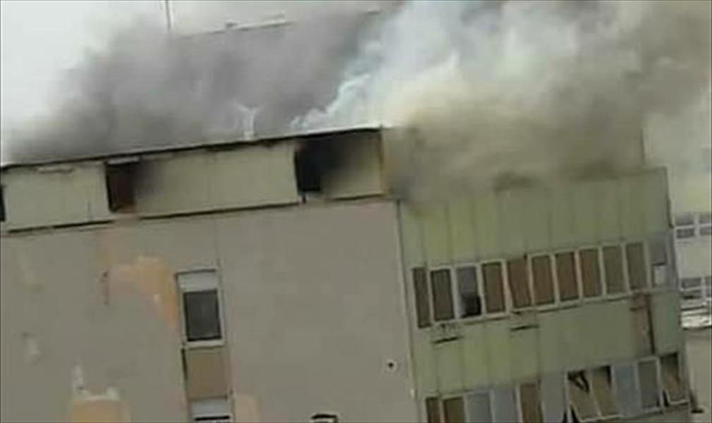 اندلاع حريق بمبنى الجوازات في شارع السيدي بطرابلس
