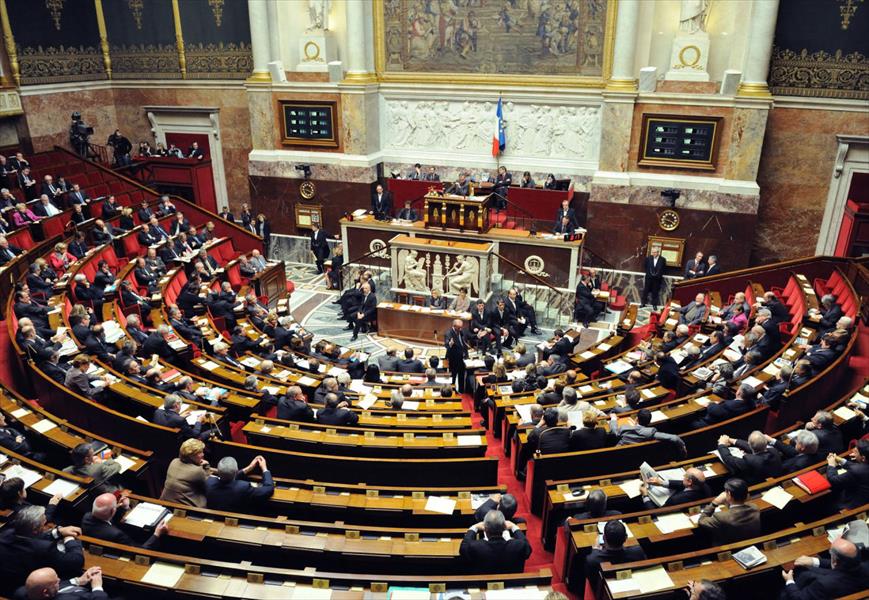 البرلمان الفرنسي يقر قانونًا جديدًا لمكافحة الإرهاب رغم الانتقادات 