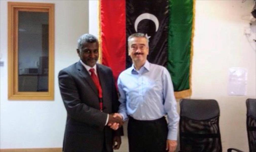رئيس الكونغرس التباوي يلتقي السفير البريطاني لدى ليبيا