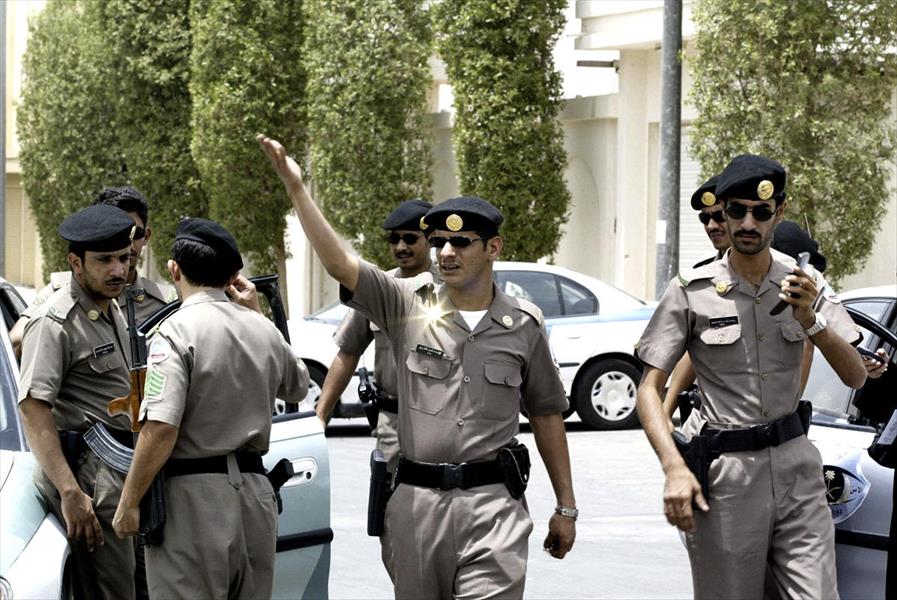 السعودية: توقيف العشرات بتهم التحريض ونشر «أكاذيب» عبر الإنترنت