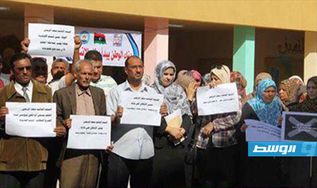 معلمو بنغازي ينددون بتصريحات رئيس لجنة التعليم في مجلس النواب